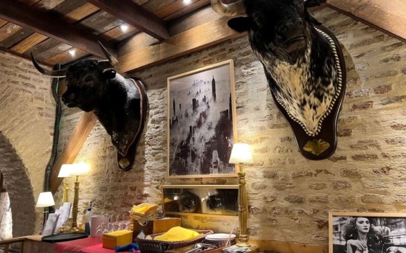 Seville: Tapas Dinner and Flamenco Show - Duration and Availability
