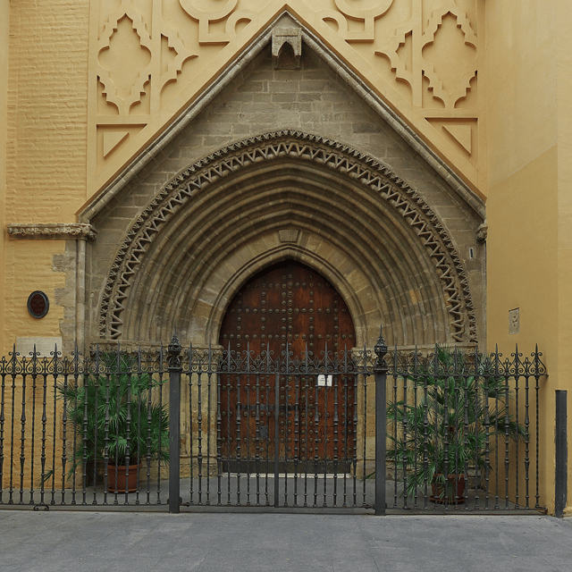 Seville: Tiny-Group Triana Iconic Neighborhood Walking Tour - Explore the Historic Triana Neighborhood