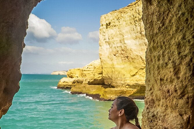 Seville to Lisbon Transfer With Stops in Algarve - Amenities and Inclusions
