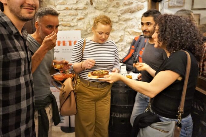 Seville Traditional Tapas and Wine Tour - Pricing and Booking