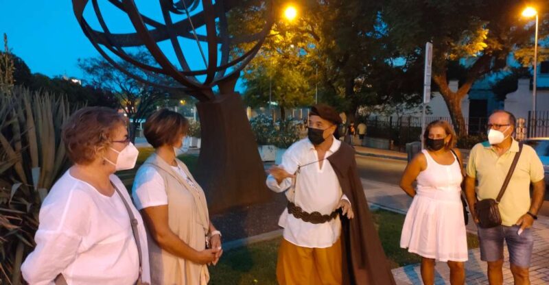 Seville: Triana Walking Tour With Historical Characters - Unique Theatrical Experience