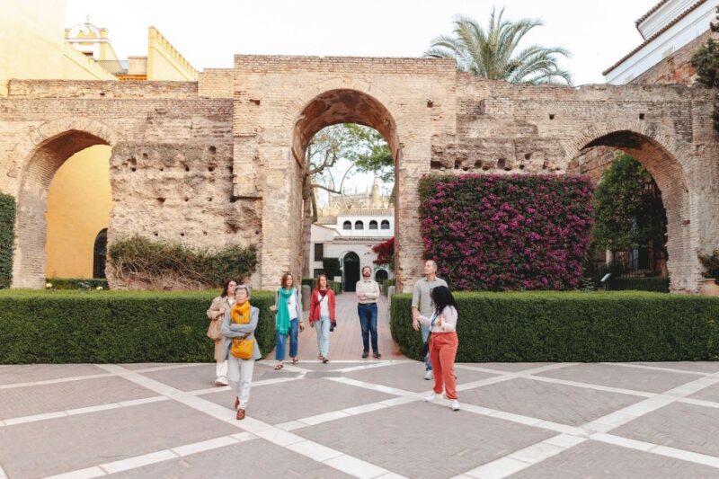 Seville: VIP Early Bird Guided Tour of The Alcazar - Exotic Flora in the Gardens