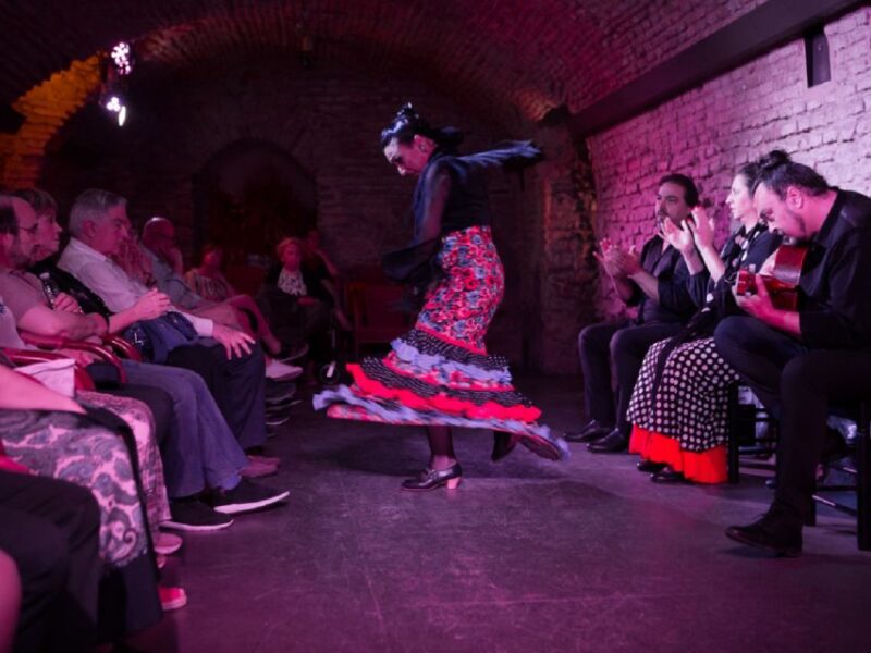 Seville: VIP Flamenco Show With Drink in an Arabic Vault - Venue and Atmosphere