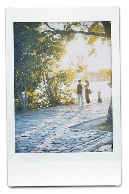Seville:Polaroid Instant Photo Session + Walk - Meeting Point and Availability