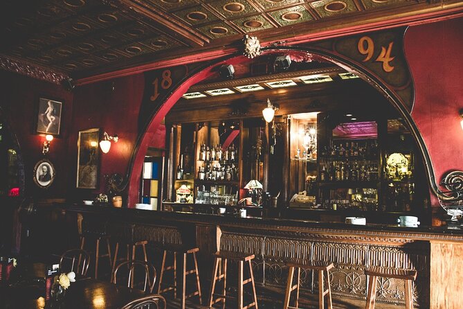 Shakers Ghost Tour 2.0 - Cocktails and Discounts