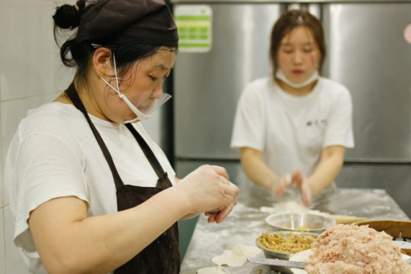 Shanghai: 3-Hour Local Food Tasting Tour - Customer Reviews