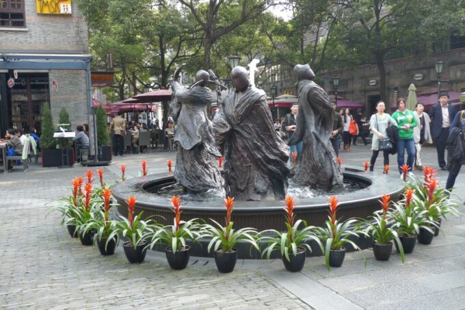 Shanghai: 3-Hour Old Shanghai City Tour - Exploring Old Shanghais Changing Landscape