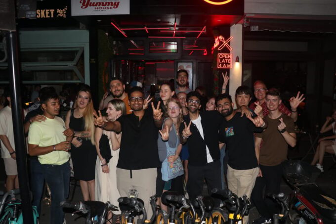 Shanghai: 4-Hour Pub Crawl (Bars & Nightclub Hopping) - Making the Most of the Experience