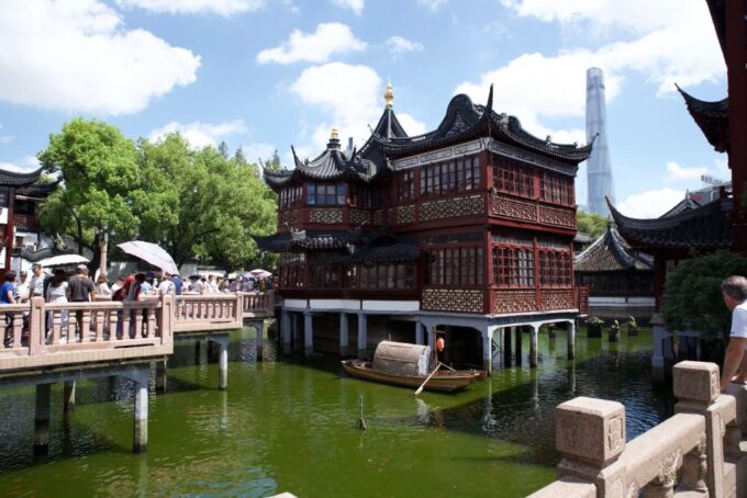 Shanghai: Full Day Classic Bike Tour With an Authentic Lunch - Cultural Experience and Lunch