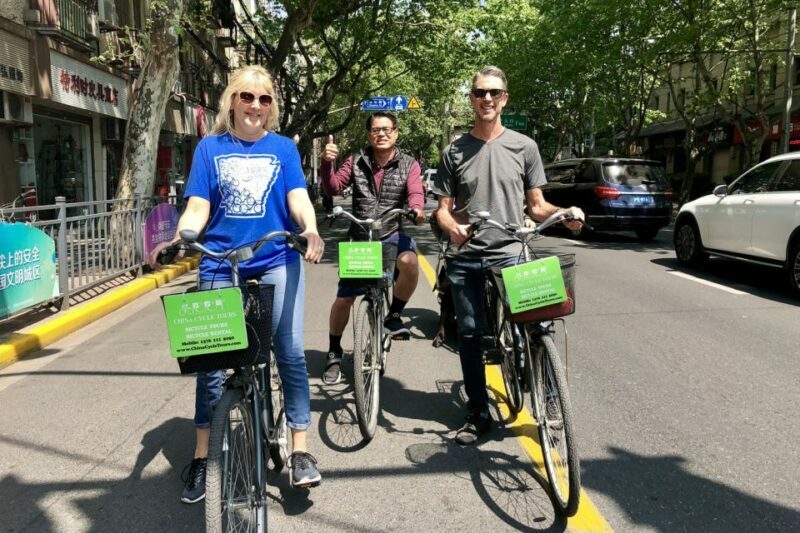 Shanghai: Half-Day Biking and Local Food Tour - The Guides and Group Dynamics