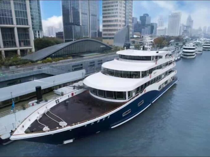 Shanghai Luxury Cruise Night View With Seafood Buffet - Customizable Experiences