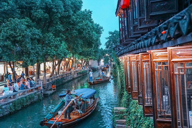 Shanghai Mini Group Tour: Water Village, Skyscraper and The Bund - Shanghai Tower