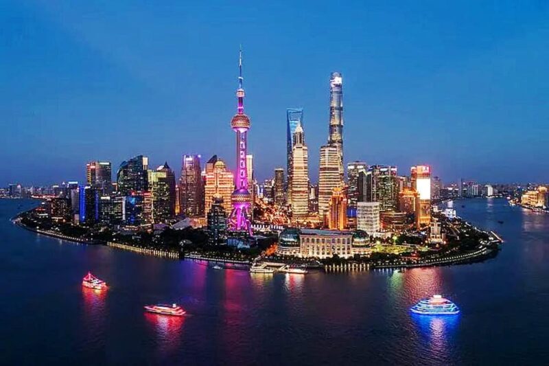 Shanghai Night River Cruise VIP Seat With Authentic Dinner - Cruise Features