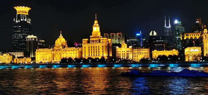 Shanghai Night River Cruise VIP Seat With Authentic Dinner - Dinner Experience