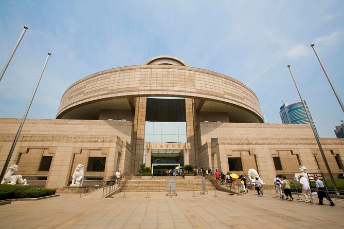 Shanghai Private Tour of Must-See Attractions Including Oriental Pearl Tower, - Meeting and Pickup