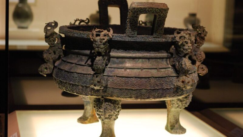Shanghai: Private Tour of the Shanghai Museum - Pricing and Languages
