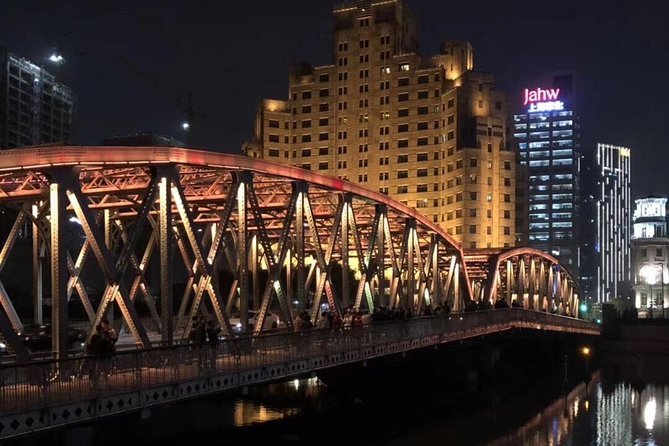 Shanghai Private Tour the Bund Nanjing Road Yu Garden and Oriental Pearl Tower - Key Attractions: The Bund
