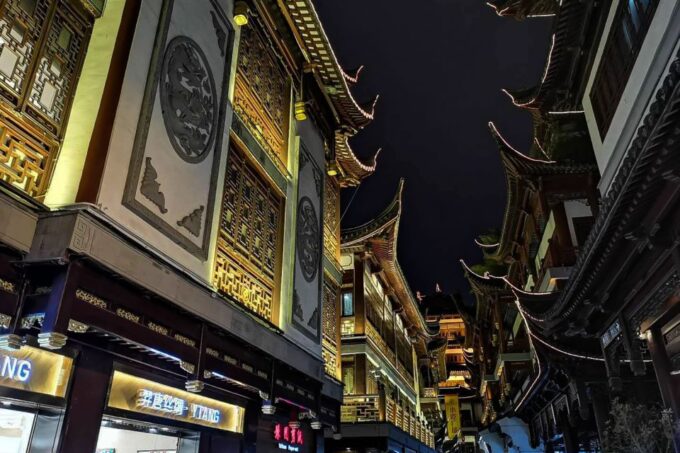 Shanghai: Yu Garden and City God Temple Walking Tour - Craft Discoveries