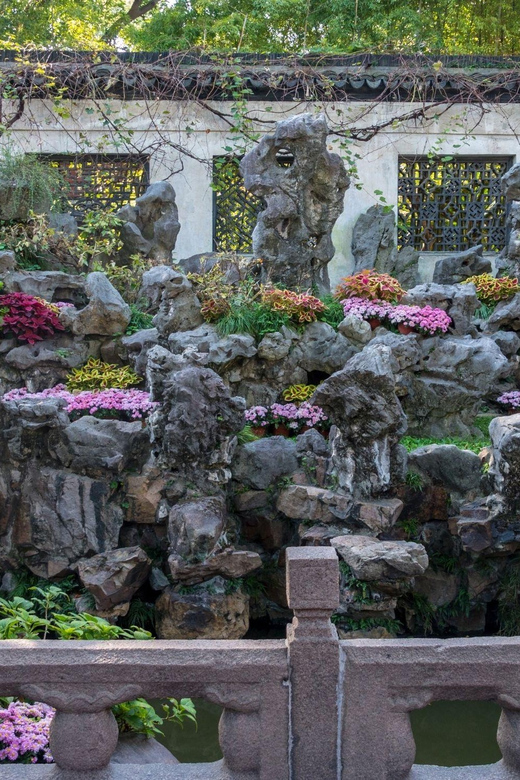 Shanghai: Yu Garden (Artistic Courtyard) E-ticket - Garden Features and Layout