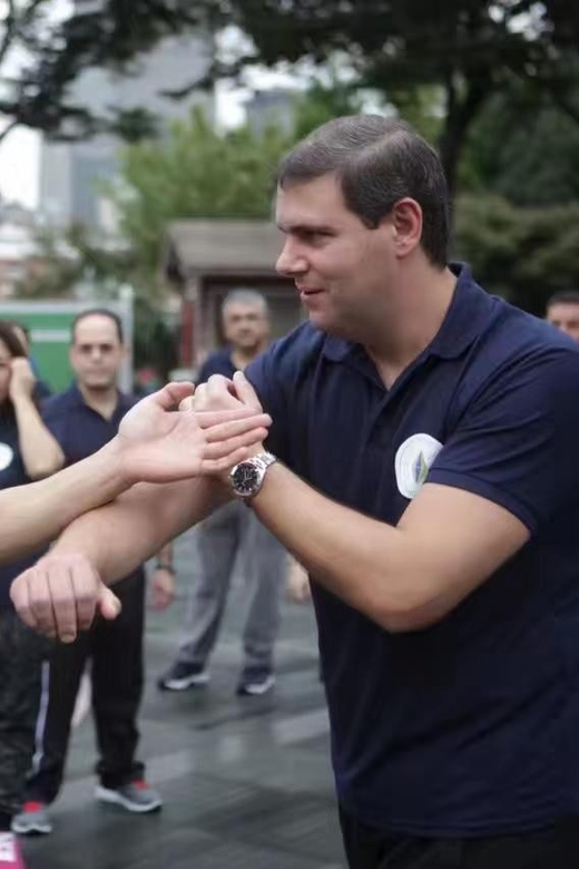 Shanghai:Wing Chun Kung Fu in Shanghais Beautiful Park - Key Points