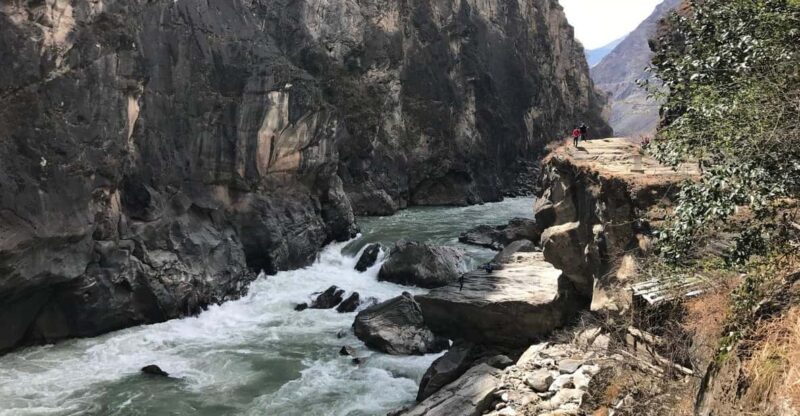 Shangri-la to Lijiang and Stops at Tiger Leaping Gorge - Itinerary Details