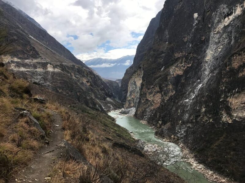 Shangri-la to Lijiang and Stops at Tiger Leaping Gorge - Gorge Dimensions