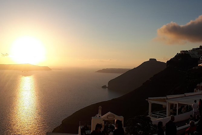 Shared Arrival Transfer From Airport or Port to Oia Village - Included in the Transfer