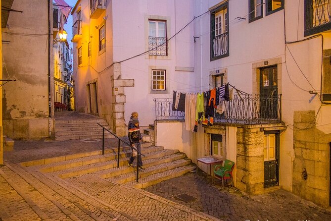 Shared Arrival Transfer: From Lisbon Airport to Hotels - Restrictions