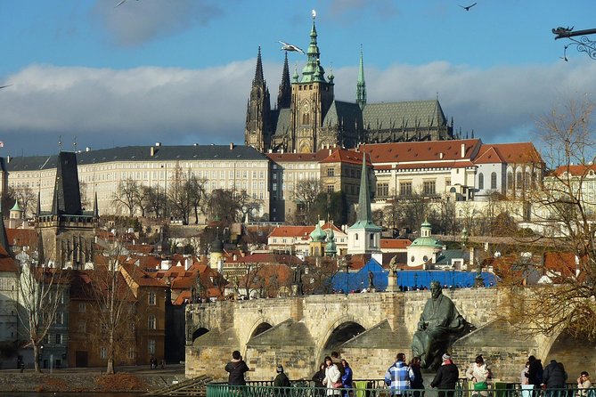 Shared Arrival Transfer: Prague Airport to Hotels - Booking and Confirmation