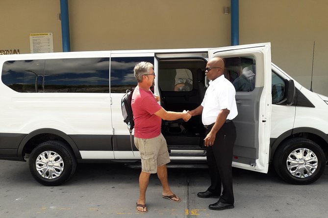 Shared Arrival Transfer: Providenciales Airport to Providenciales Hotels - Pickup and Drop-off