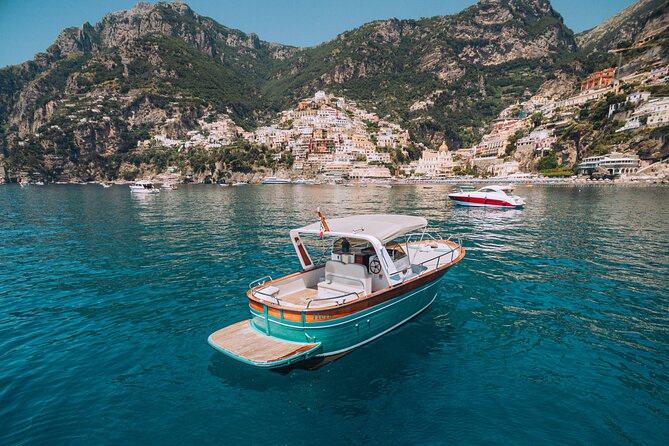 Shared Boat Tour of Positano, Amalfi and Sorrento Coast - Crew and Service