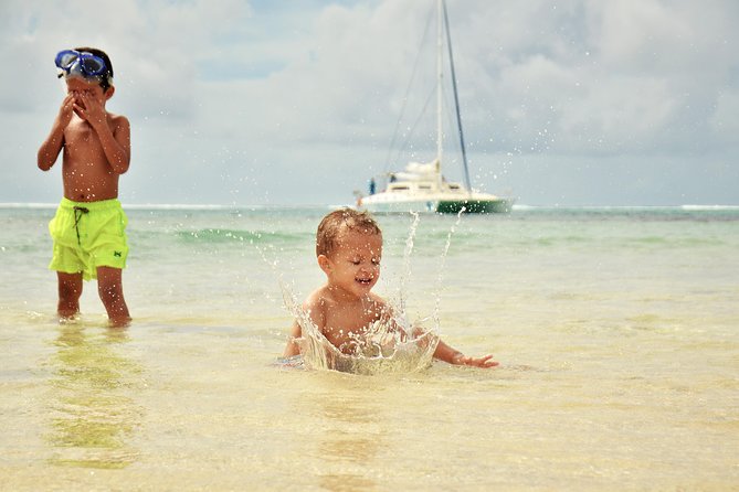 Shared EAST Cruise - Ile Aux Cerfs : Full Day Catamaran Cruise - Schedule