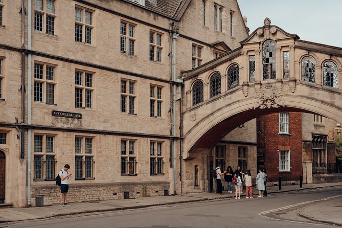 Shared | Oxford Uni Walking Tour W/Opt New College Entry - Alumni Perspective on Student Life