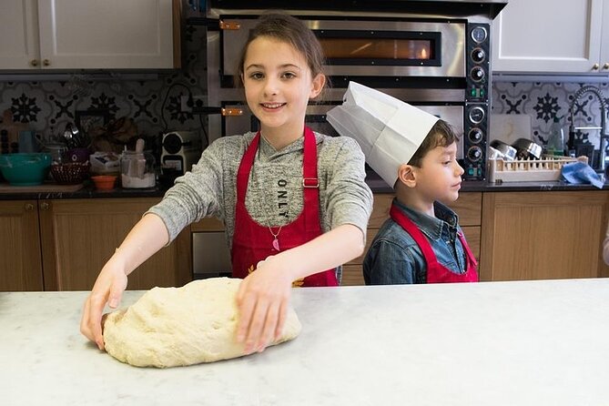 Shared Pizza Masterclass in Rome - Preparing the Perfect Pizza