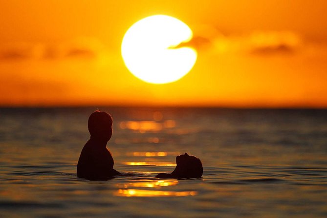 Shared Platinum Sunset Trip of Santorini via Hot Springs & White Beach - Group Size and Accessibility