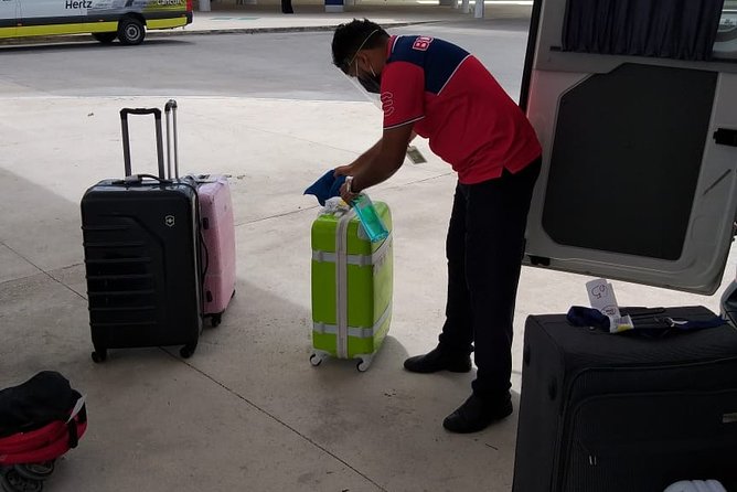 Shared Round Trip Transfer - Airport-Hotel-Airport-Puerto Aventuras - Vehicle Comfort and Amenities