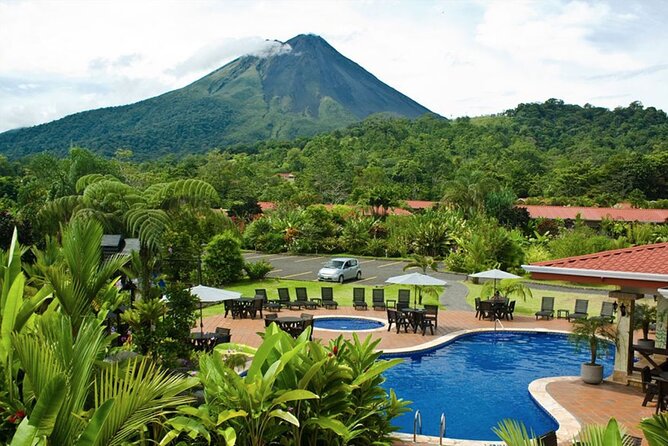 Shared Shuttle Monteverde to Arenal - En Route Break