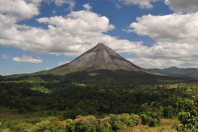 Shared Shuttle San Jose to Arenal - Key Points