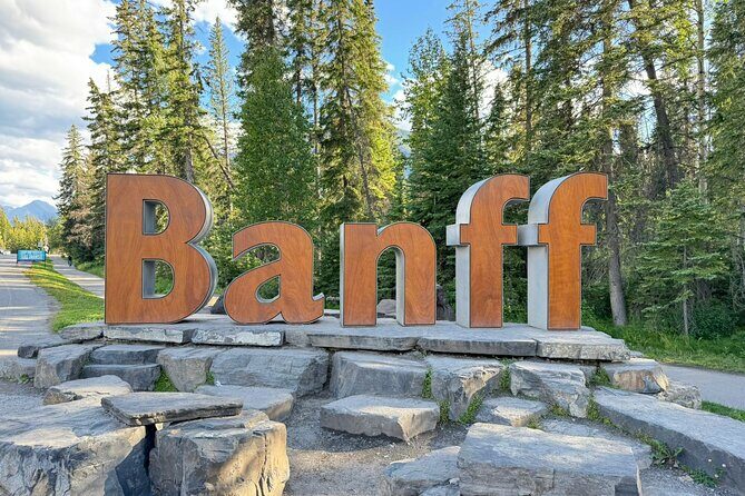 Shared Tour: Lake Louise & Moraine Lake from Canmore/Banff - Key Points
