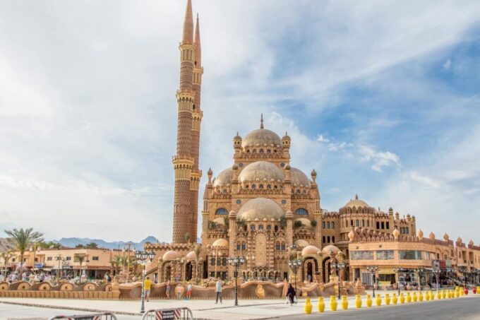 Sharm: Al Sahaba Mosque & Naama Bay Private Guided Tour - Transportation and Guide