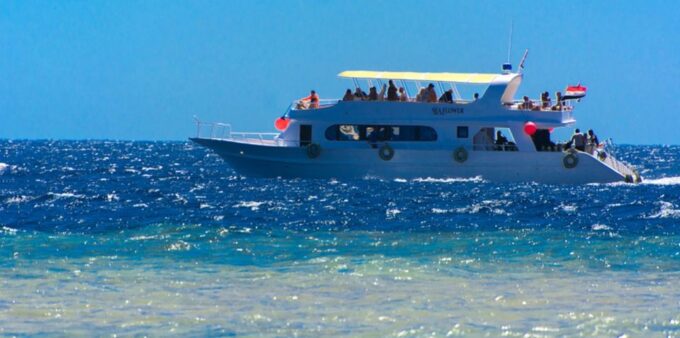 Sharm El Sheikh: Glass Bottom Boat Tour & Private Transfer - Participant Information