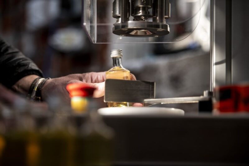 Sheffield: Gin Distillery Tasting Visit With Guided Tour - Key Points