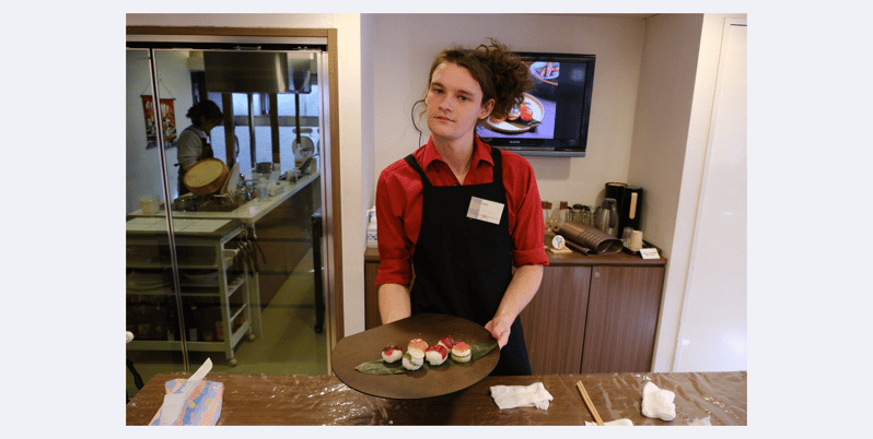 Shibuya Tokyo: Temari Sushi & Tempura Cooking Class - Tempura: Mastering the Crispy and Light
