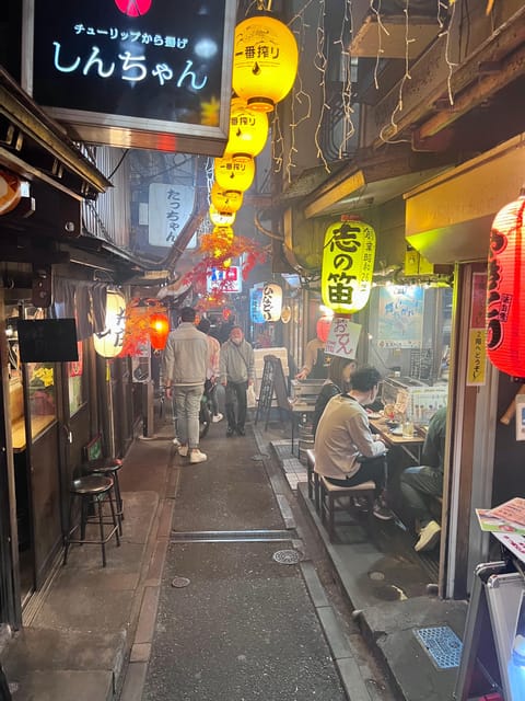 Shinjuku Kabukicho & Golden Gai Night Tour - Discovering Kabukicho