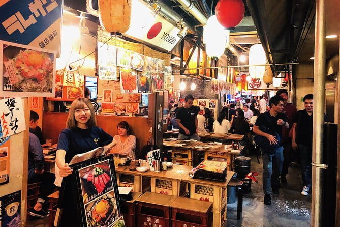 Shinjuku Night Tour and Explore Tokyo Neon Wonderland - Capturing the Essence of Shinjukus Neon-lit Splendor