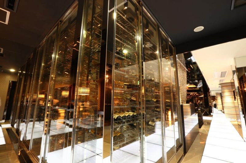 Shinjuku: Witness a Champagne Call at the Safest Host Club - Ensuring a Safe and Transparent Environment