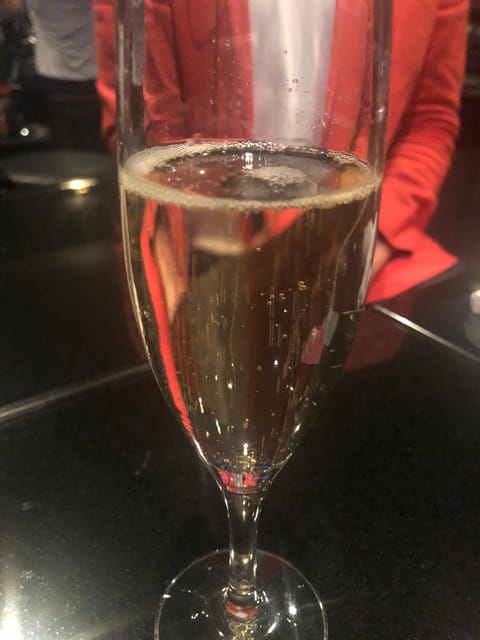 Shinjuku: Witness a Champagne Call at the Safest Host Club - Appreciating the Elegant and Laid-back Atmosphere