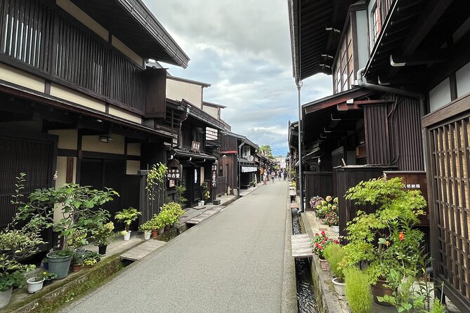 Shirakawa-Go and Hida-Takayama Private Day Trip From Nagoya - Group Size and Pricing