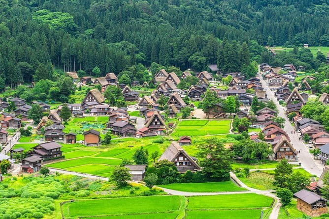 Shirakawago and Hida Takayama Day Trip From Nagoya - Key Points