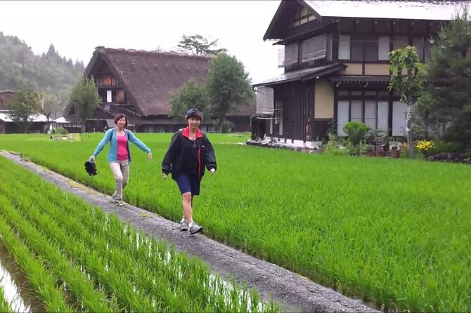 Shirakawago Day Trip: Government Licensed Guide & Vehicle From Takayama - Booking and Cancellation Policy
